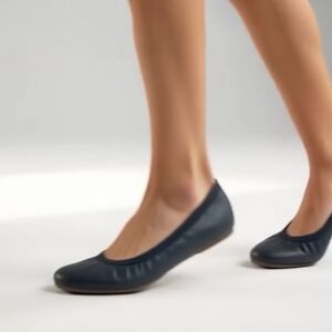 G.H. Bass & Co Lana Women’s 9.5M Blue Leather Slip-On Ballet Flats